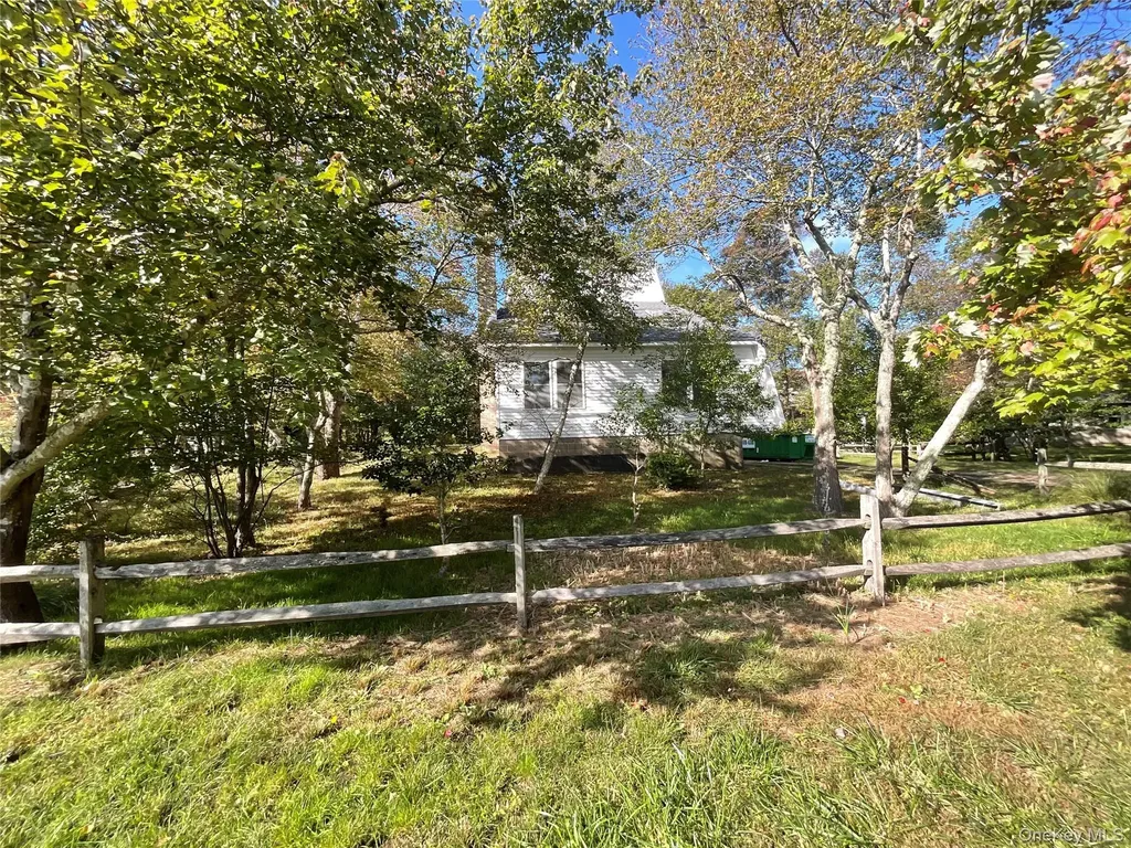 84 Beaver Drive Mastic Beach NY 11951