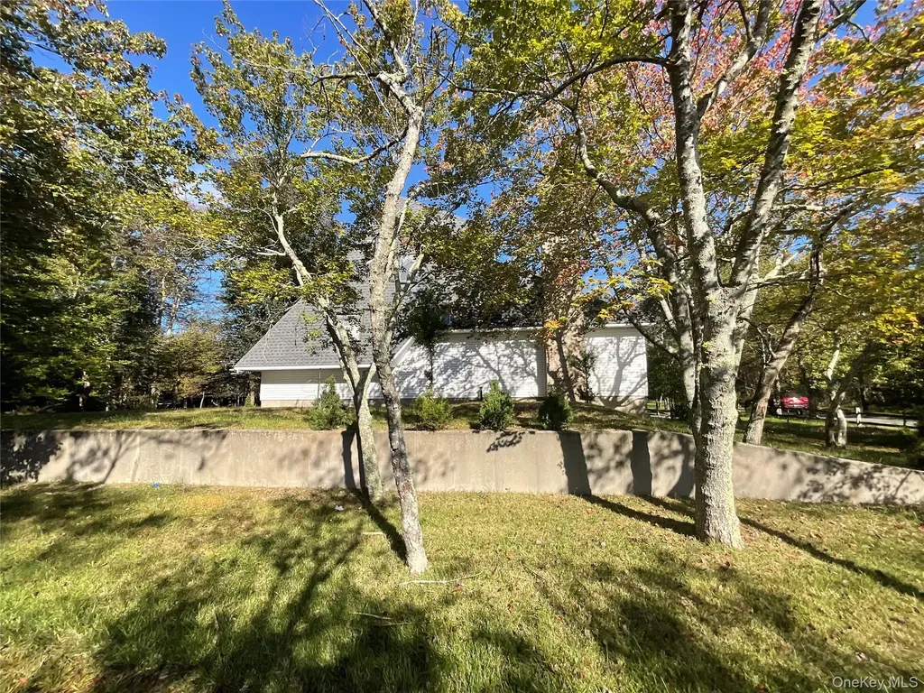 84 Beaver Drive Mastic Beach NY 11951