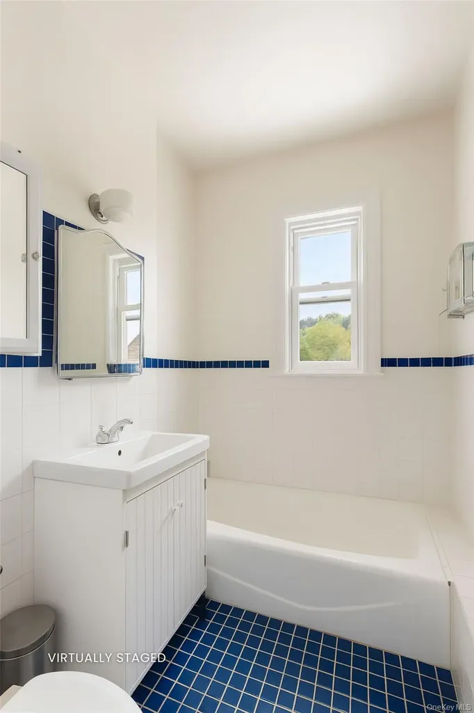 2536 Lurting Avenue Bronx NY 10469