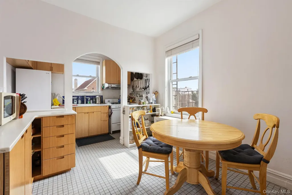 2536 Lurting Avenue Bronx NY 10469