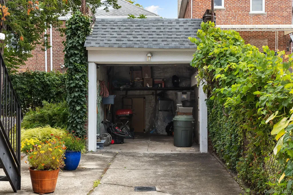 2536 Lurting Avenue Bronx NY 10469