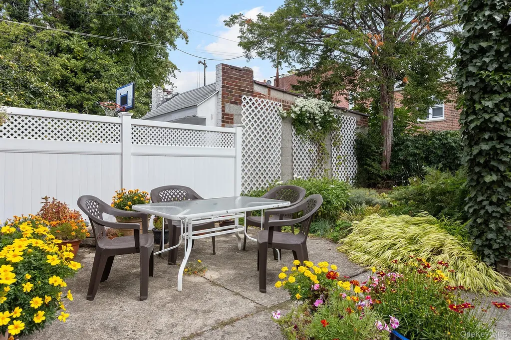 2536 Lurting Avenue Bronx NY 10469
