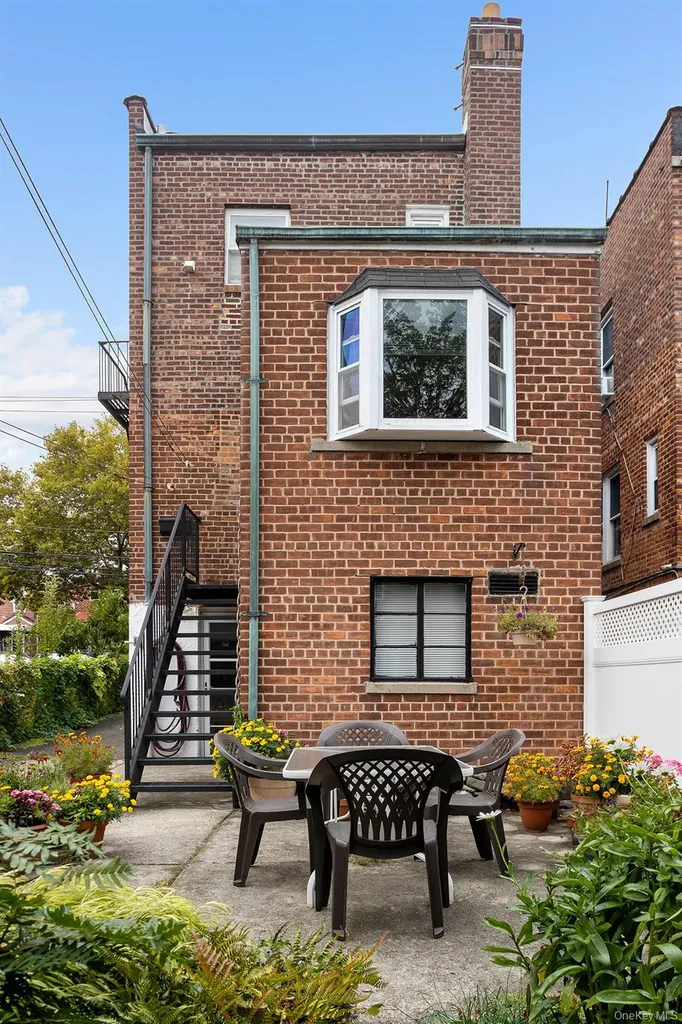 2536 Lurting Avenue Bronx NY 10469