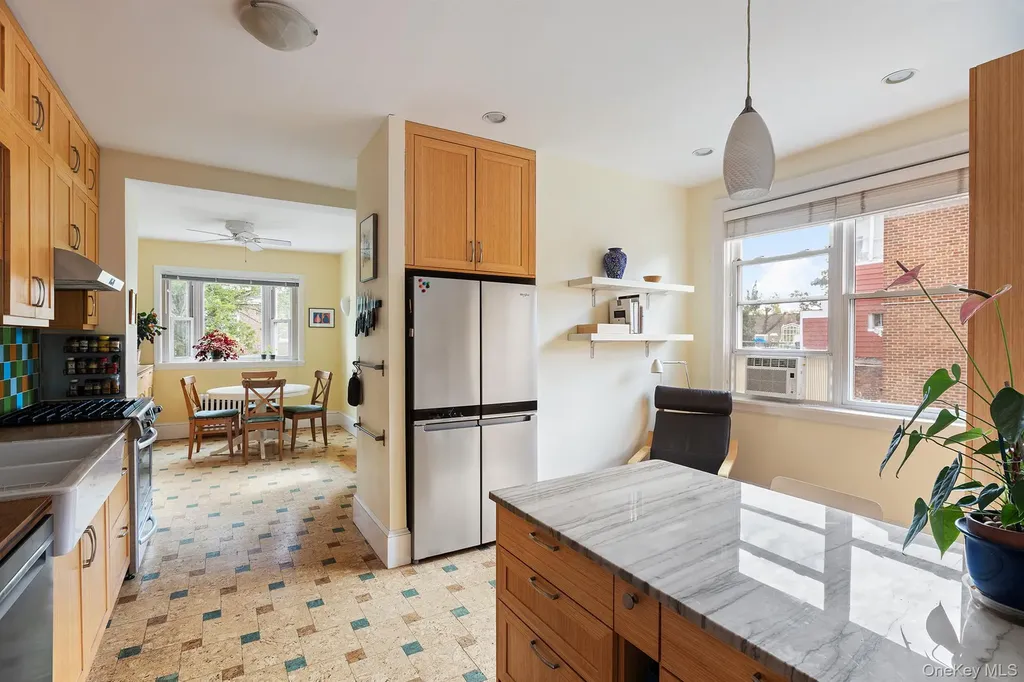 2536 Lurting Avenue Bronx NY 10469