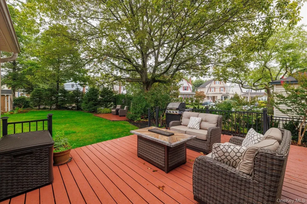 474 Windsor Place Oceanside NY 11572
