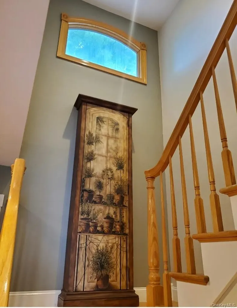 176 Avondale Drive Centereach NY 11720