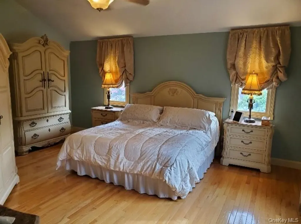176 Avondale Drive Centereach NY 11720