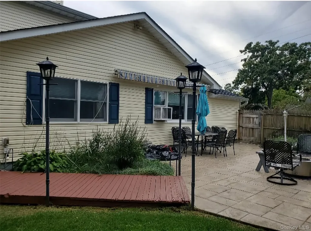 176 Avondale Drive Centereach NY 11720