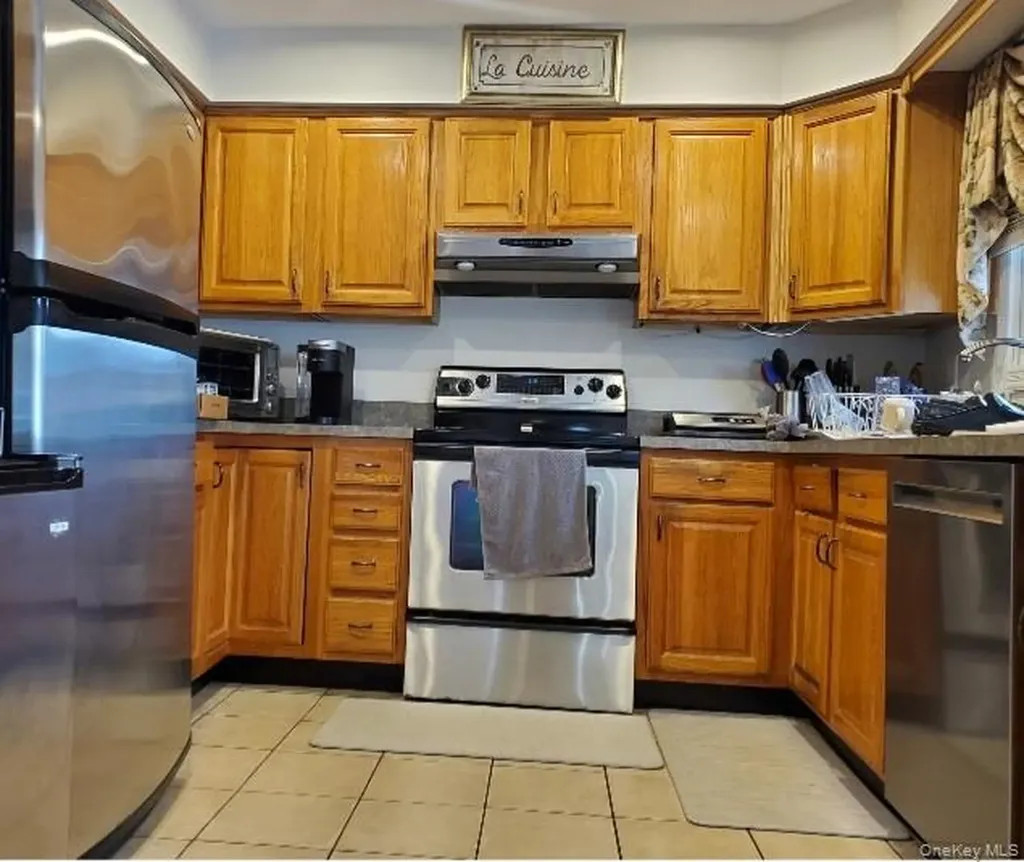 176 Avondale Drive Centereach NY 11720
