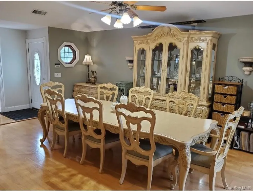176 Avondale Drive Centereach NY 11720