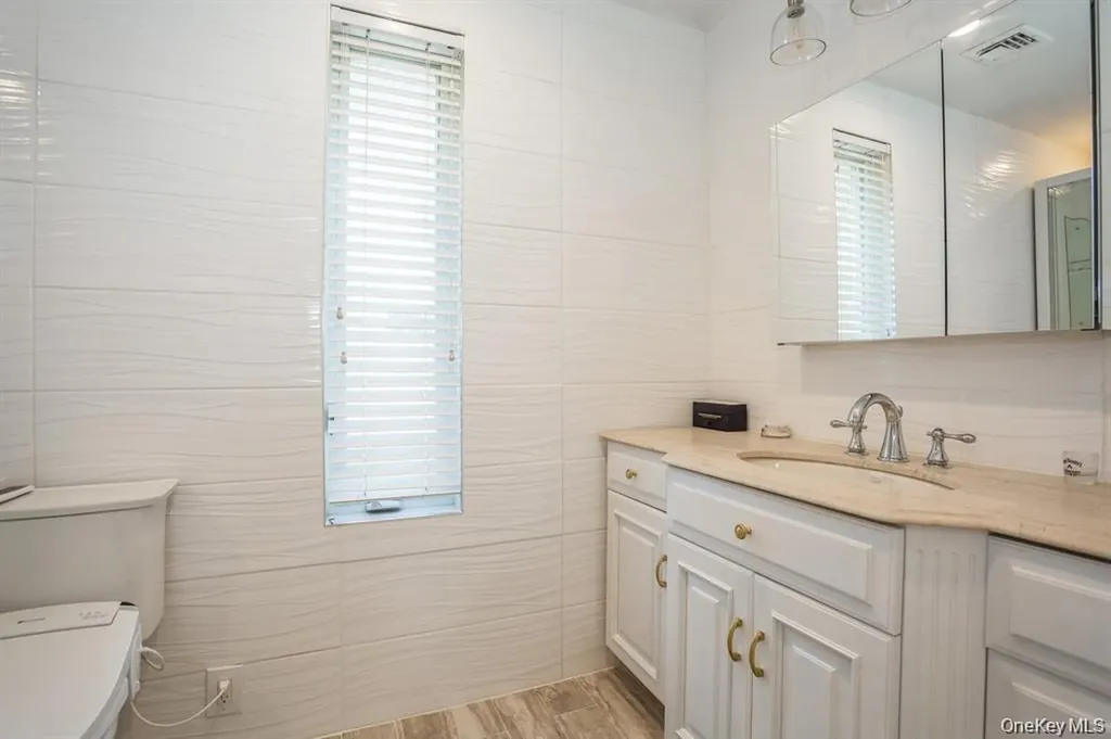 29 Robert Street Patchogue NY 11772
