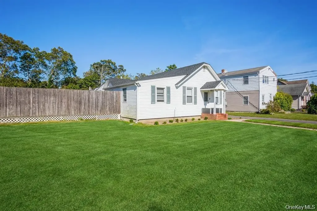 29 Robert Street Patchogue NY 11772