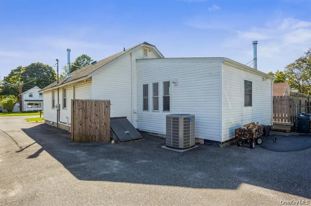 29 Robert Street Patchogue NY 11772