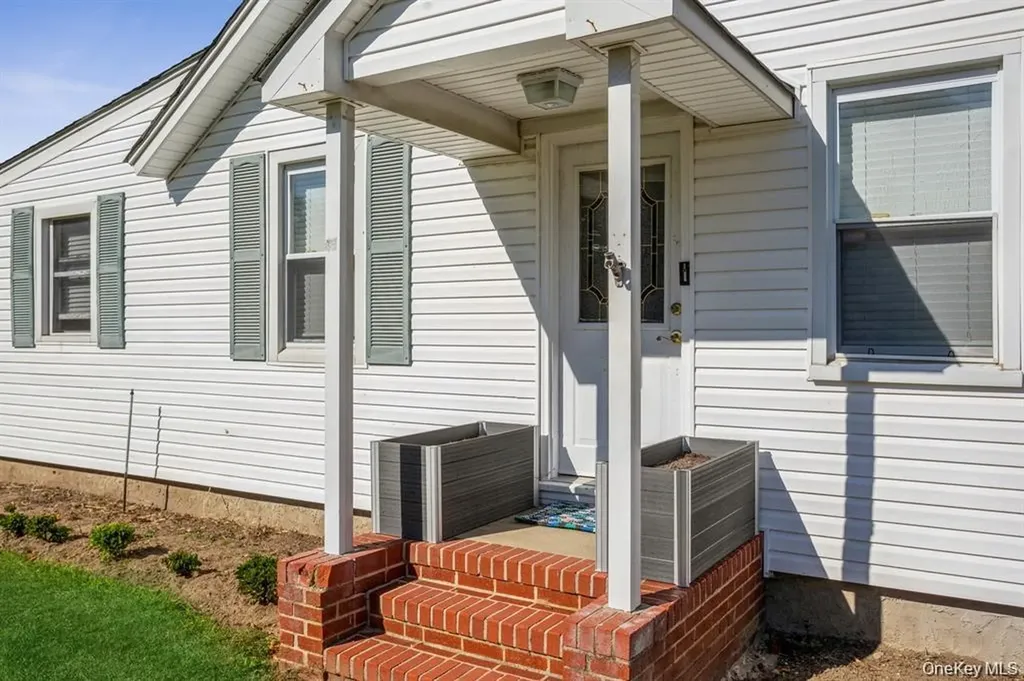 29 Robert Street Patchogue NY 11772