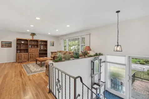 203 Hilltop Drive Nyack NY 10960