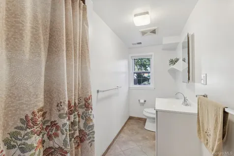 203 Hilltop Drive Nyack NY 10960