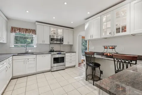 203 Hilltop Drive Nyack NY 10960