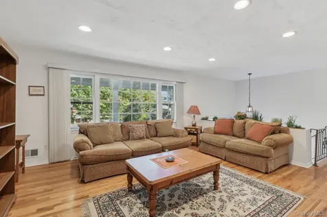 203 Hilltop Drive Nyack NY 10960