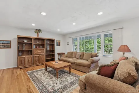 203 Hilltop Drive Nyack NY 10960
