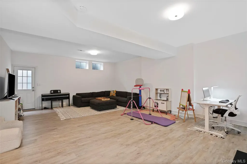 406 Sixth Avenue Pelham NY 10803