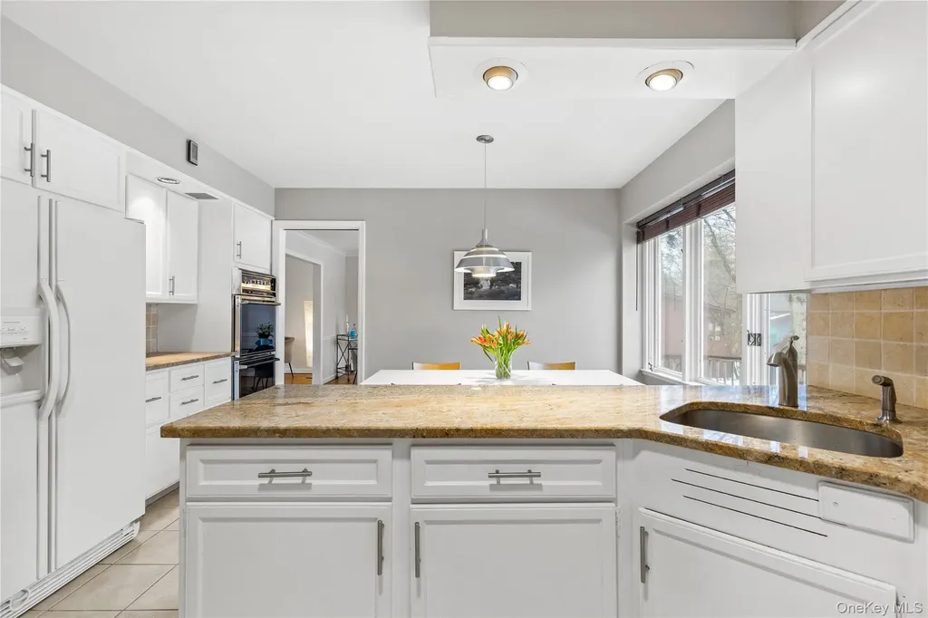 17 Leatherstocking Lane Mamaroneck NY 10543