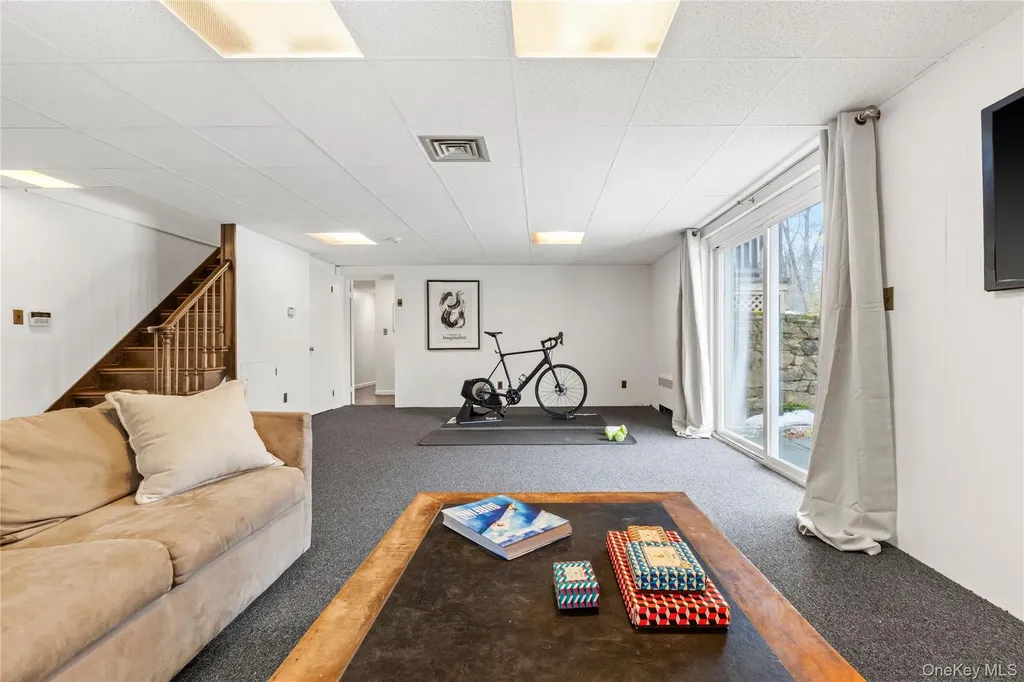 17 Leatherstocking Lane Mamaroneck NY 10543