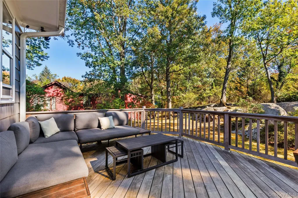 17 Leatherstocking Lane Mamaroneck NY 10543