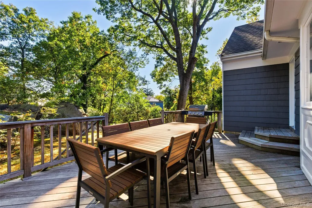 17 Leatherstocking Lane Mamaroneck NY 10543