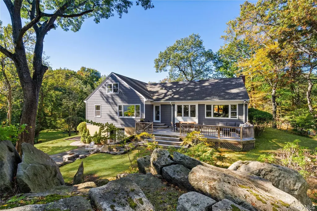 17 Leatherstocking Lane Mamaroneck NY 10543