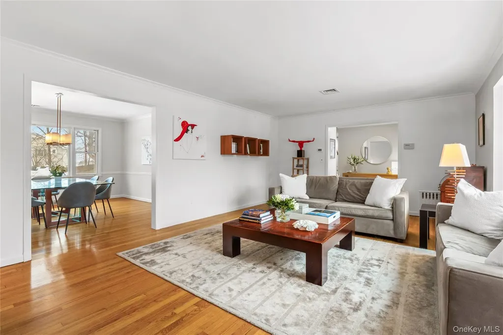 17 Leatherstocking Lane Mamaroneck NY 10543