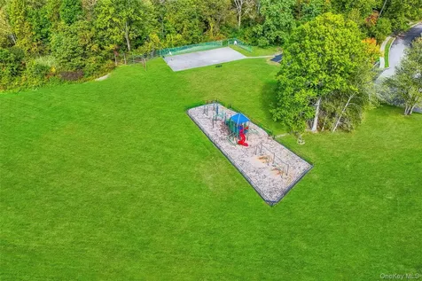 25 Laurel Court Fishkill NY 12524