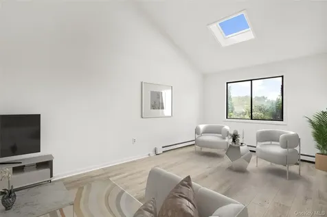 25 Laurel Court Fishkill NY 12524