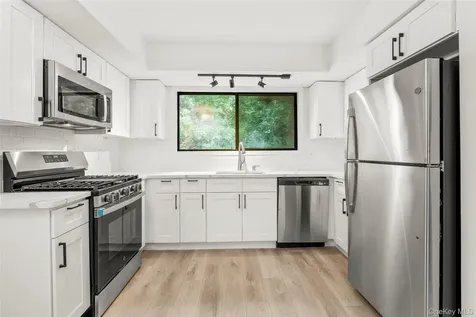 25 Laurel Court Fishkill NY 12524