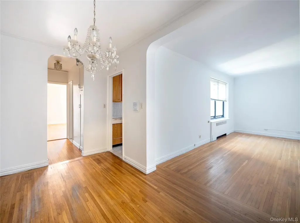 306 E Mosholu Parkway S Bronx NY 10458