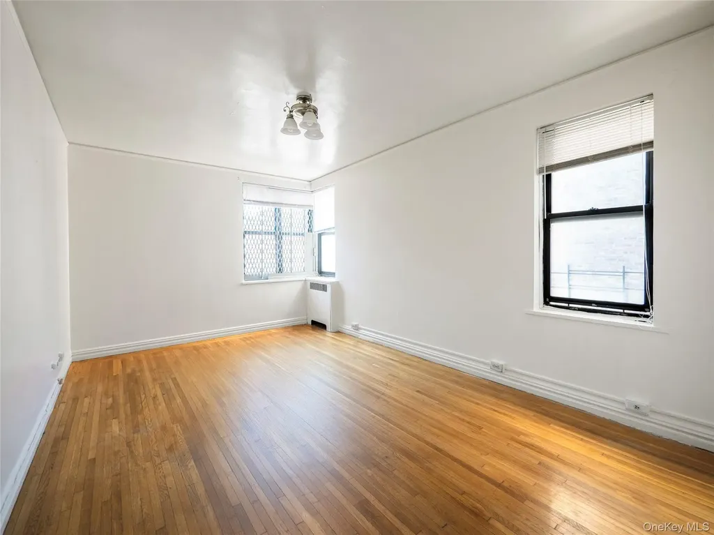 306 E Mosholu Parkway S Bronx NY 10458