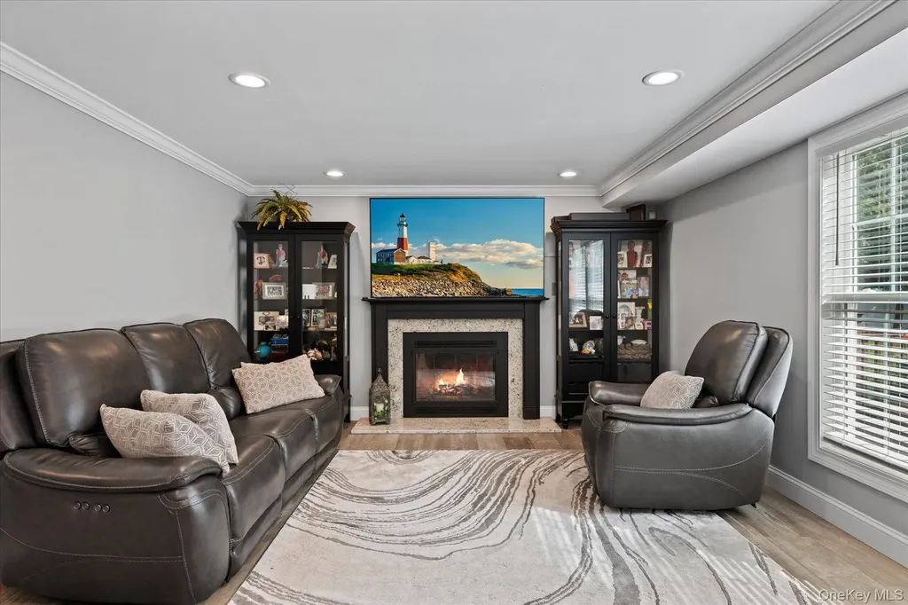 4 Foreston Circle Manorville NY 11949