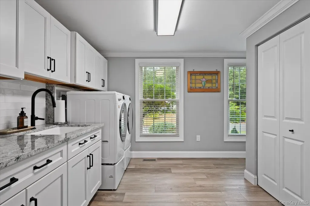 4 Foreston Circle Manorville NY 11949