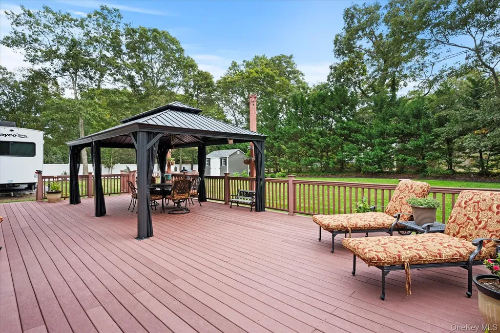4 Foreston Circle Manorville NY 11949