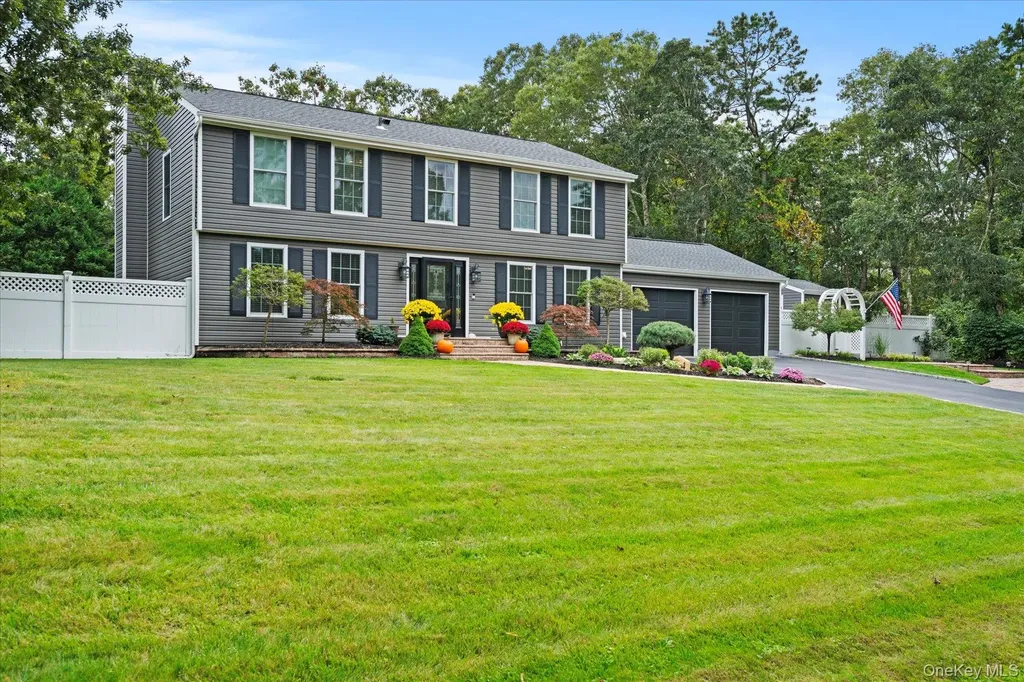 4 Foreston Circle Manorville NY 11949
