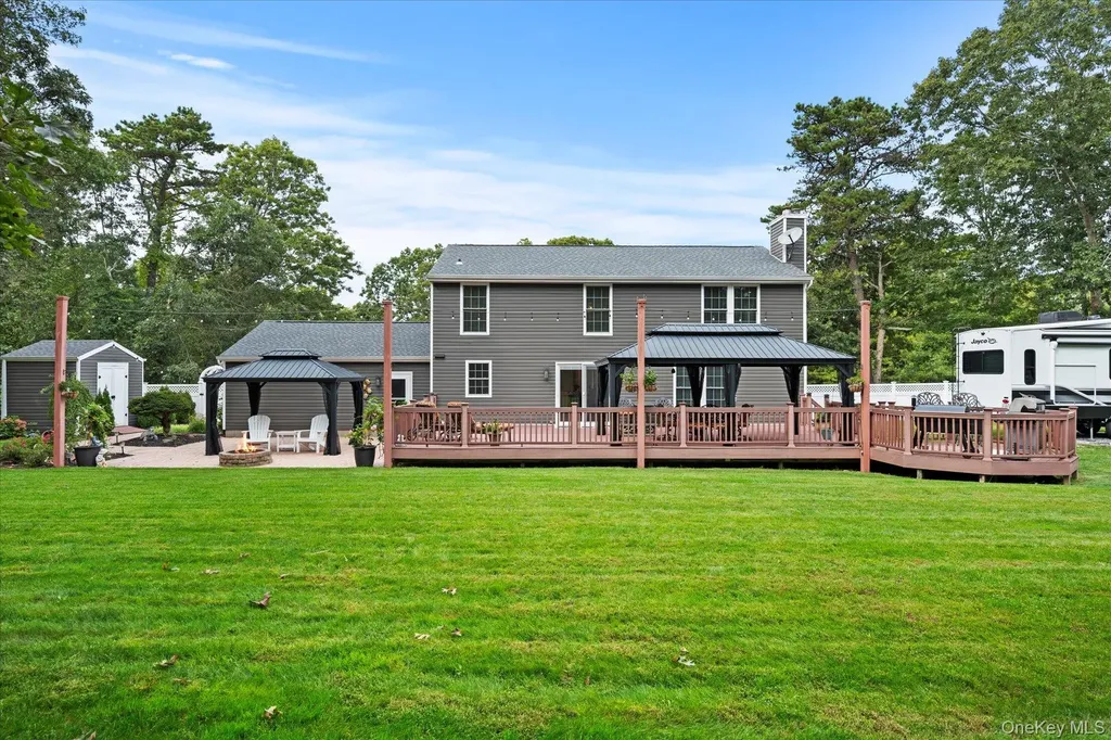 4 Foreston Circle Manorville NY 11949