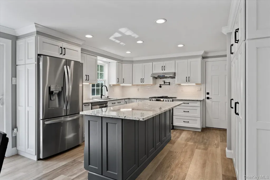 4 Foreston Circle Manorville NY 11949