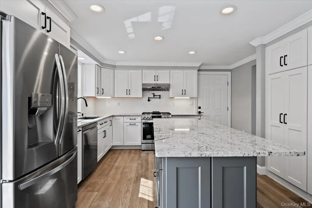 4 Foreston Circle Manorville NY 11949