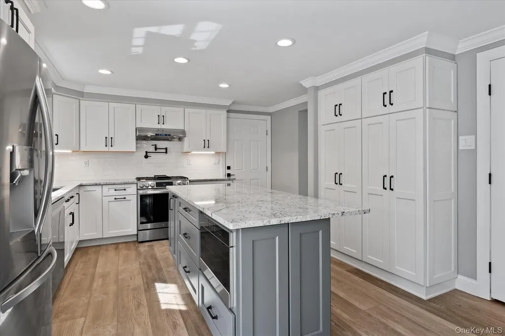 4 Foreston Circle Manorville NY 11949
