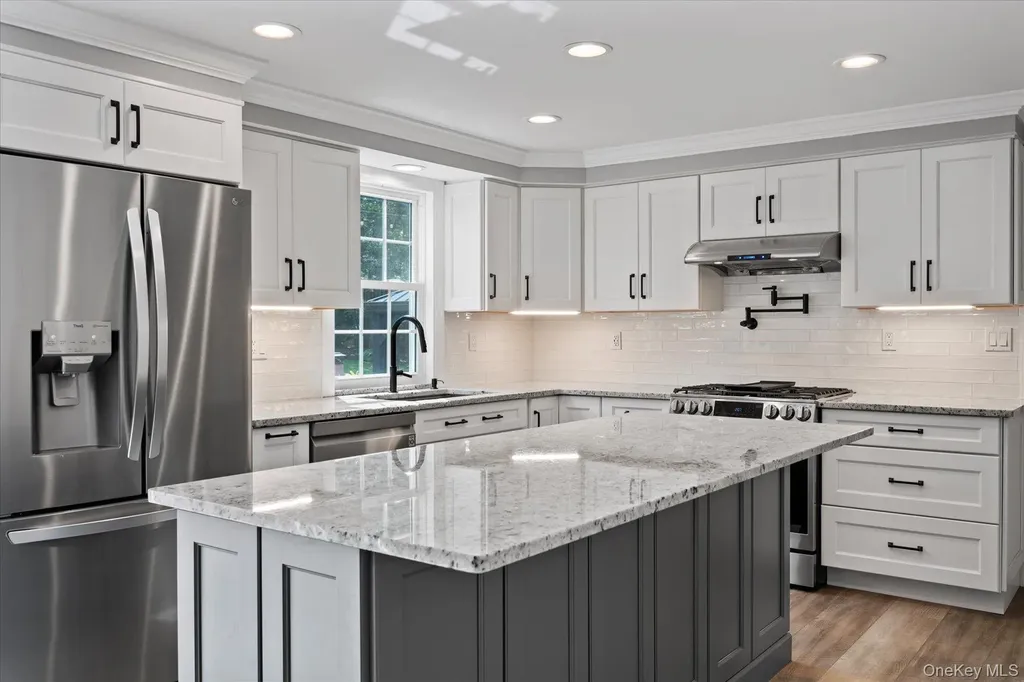 4 Foreston Circle Manorville NY 11949