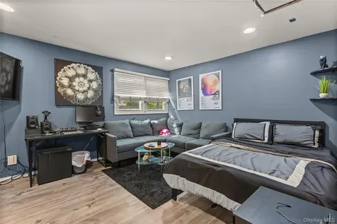 19 Gamecock Lane Babylon NY 11702