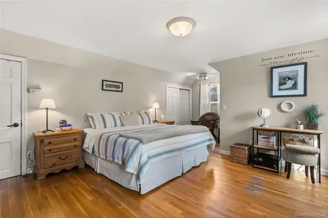 19 Gamecock Lane Babylon NY 11702