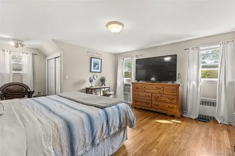 19 Gamecock Lane Babylon NY 11702