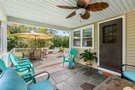 19 Gamecock Lane Babylon NY 11702