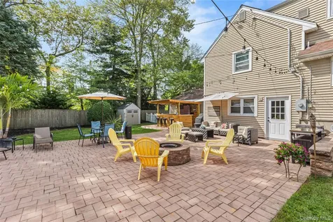 19 Gamecock Lane Babylon NY 11702