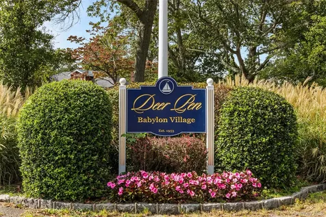 19 Gamecock Lane Babylon NY 11702